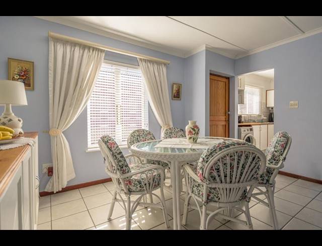 2 BEDROOM TOWNHOUSE FOR SALE IN CHASE VALLEY DOWNS